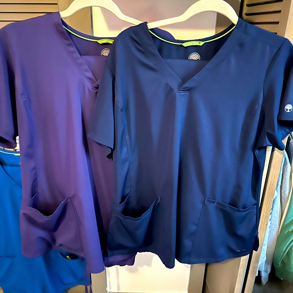 Healing Hands woman’s scrub set / pants and scrub tops